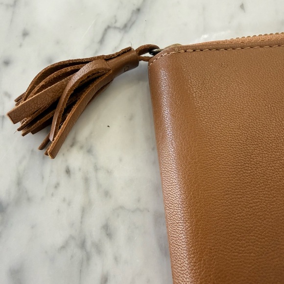 LIKE NEW Lucky Brand Tan Leather Wallet Organizer with Zipper - Picture 3 of 8